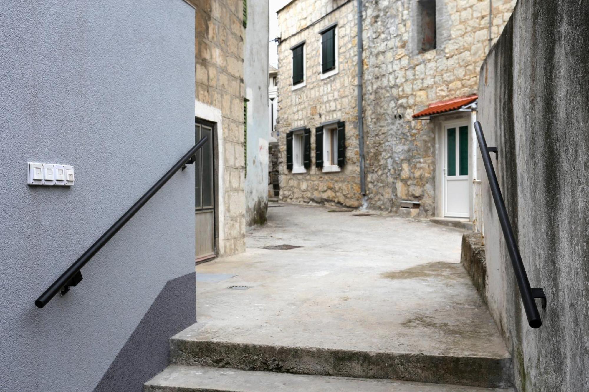 Apartments By The Sea Kastel Kambelovac, Kastela - 8679 Kaštela Exterior foto